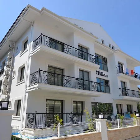 Arti̇m Apartmanhotel *